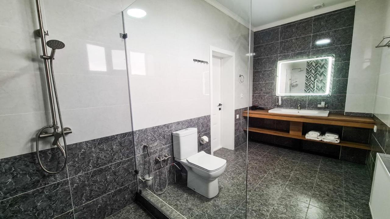Dosman Hotel Bishkek Luaran gambar