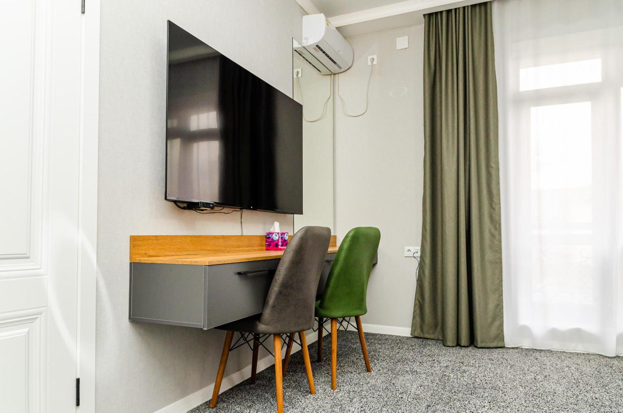 Dosman Hotel Bishkek Luaran gambar